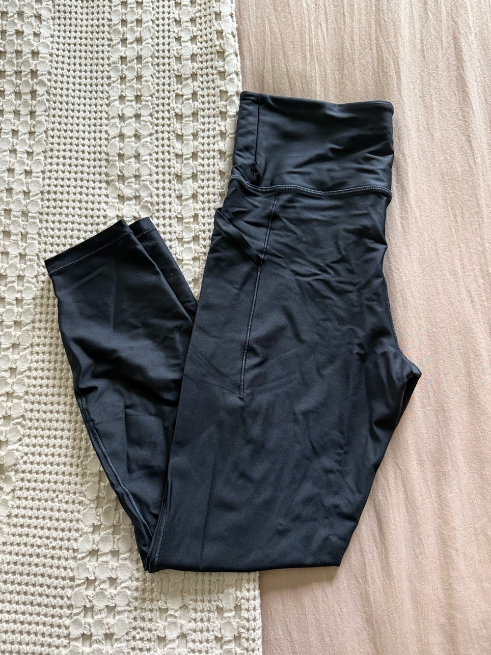 NEW all in motion Black Effortless Support High-Rise 7/8 Length Leggings Size‎ M